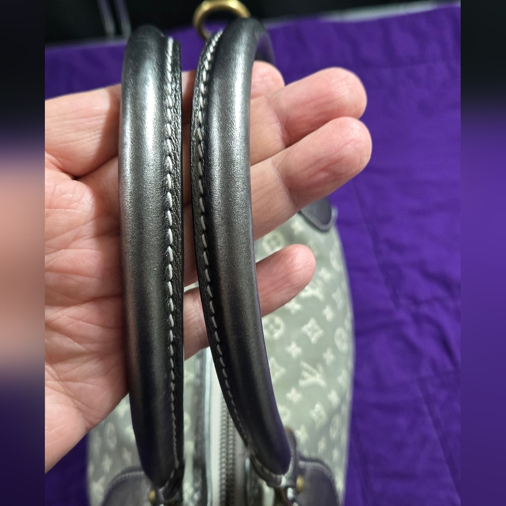 Louis Vuitton Mini Lin Monogram Besace Angele Platine Shoulder Bag - Picture 3 of 12